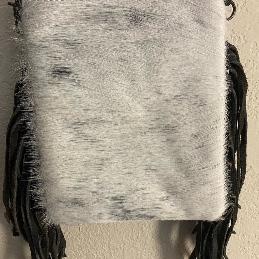 Stylish Black and White Fringe Crossbody Bag - Picture 2 of 8
